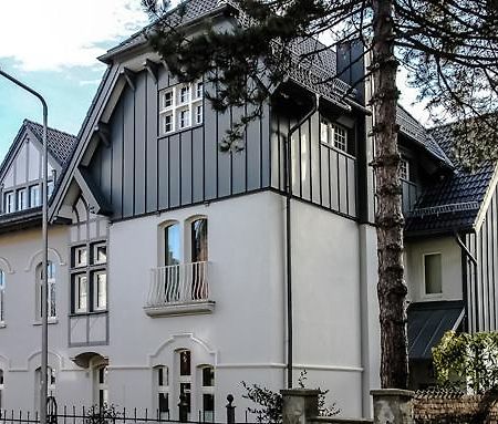 Fabrikantenvilla 에어크라트 외부 사진